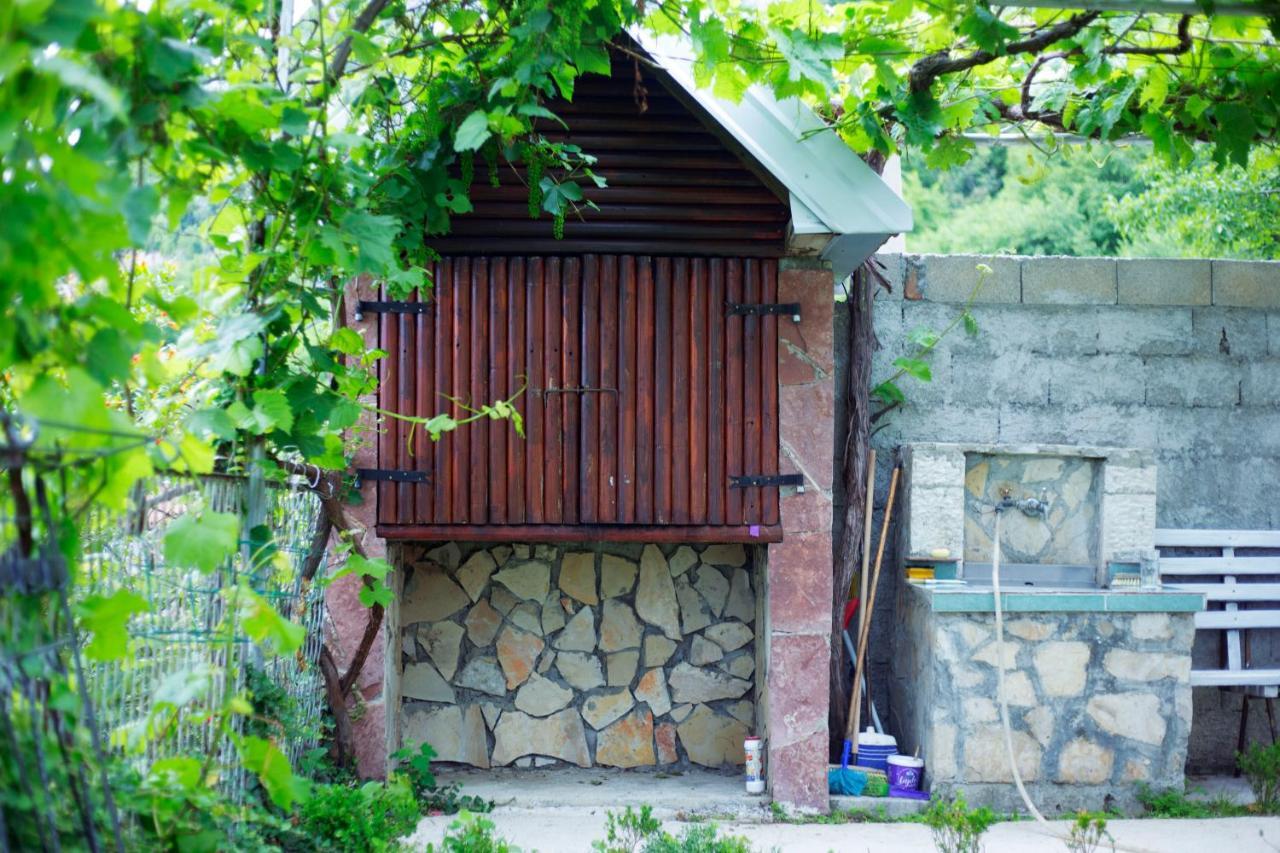 Old House Kontic Lägenhet Nikšić Exteriör bild